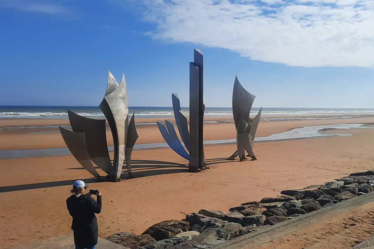 Omaha Beach in Normandy, one of the D-Day landing sites visited on this day tour from Paris